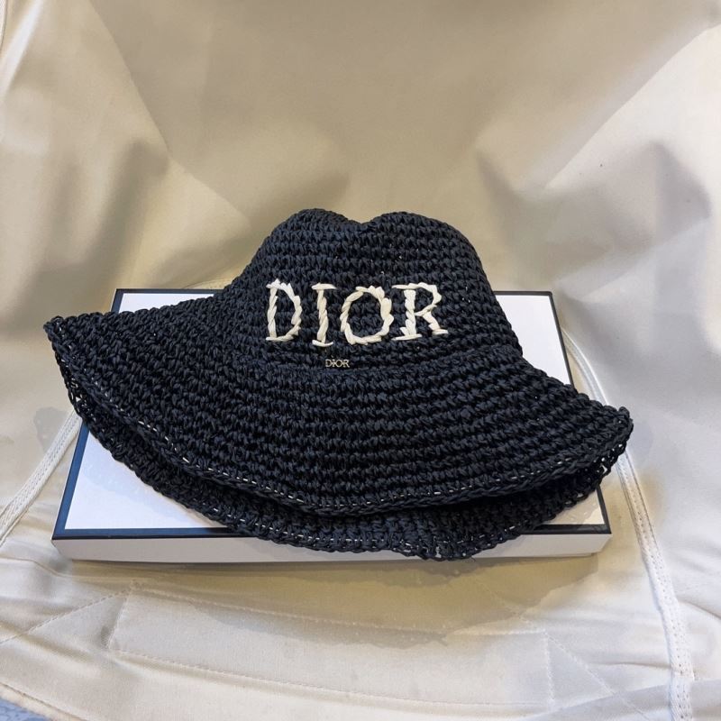 CHRISTIAN DIOR